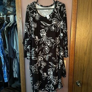 Maurice’s 3xl Black Floral Dress